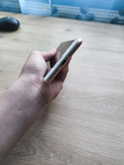 Iphone 8 plus Gold - 4