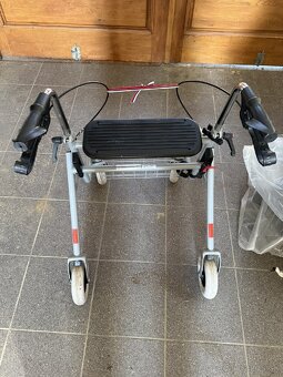 Pomocné chodítko - 4