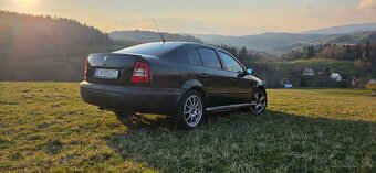 Škoda Octavia 1.8T 4x4 sedan - 4