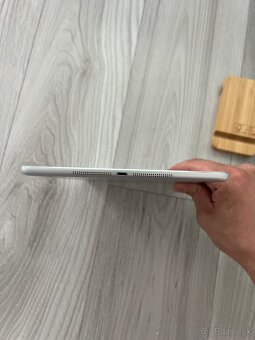 IPad Aire 16GB A1475 zablokovaný - 4