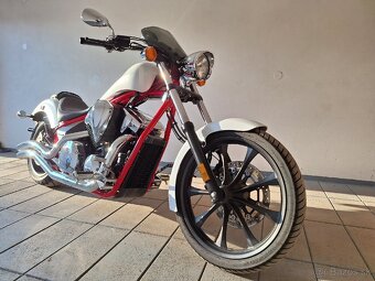 Honda Fury VT 1300 CX - 4