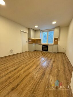 SPEKTRUM REALITY- Na PREDAJ 3 -izbový byt, 57 m2, Handlová, - 4
