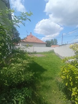 2.5 izbový dom s veľkou kuchyňou a pozemkom - - 4