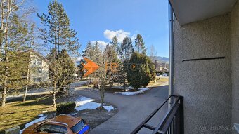 ZNÍŽENÁ CENA  Predám 3 izbový byt s veľkou jedálňou a gará - 4