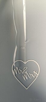 Svadobná výzdoba: Kovové biele srdiečka na zavesenie - 4