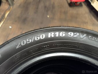 Kumho Ecsta 205/60 R16 92V - 4