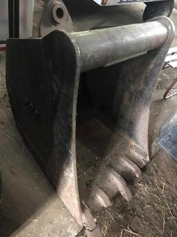 Lyžica na rýpadlo-nakladač ako nová, rýchloupínacia súprava - 4