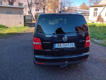 Volkswagen Touran 2.0 - 4