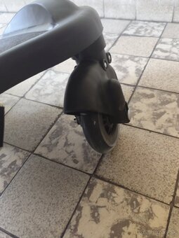 Stupienok ku kočíku so sedadlom - 4