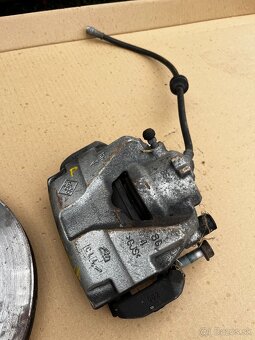 Brzdy Dacia Jogger(7miest) - 4