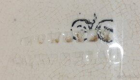 Predám starožitný porcelánový tanier - 4
