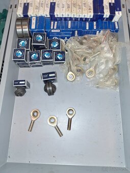 Loziska, uchytky,bolce,krytý drziaky - 4