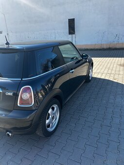 Predám Mini Cooper ONE - 4