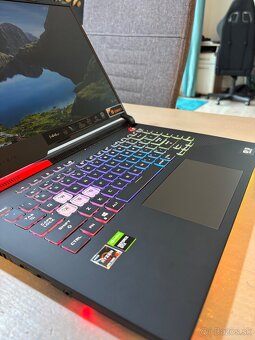 Predám herný notebook ASUS ROG Strix G15 - 4