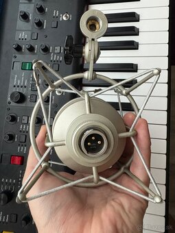 Neumann TLM 49 + pavúk - 4