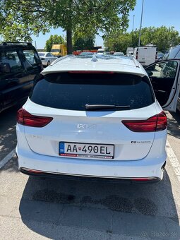 Kia ceed sw 1.5 automat Gold + Navi - 4