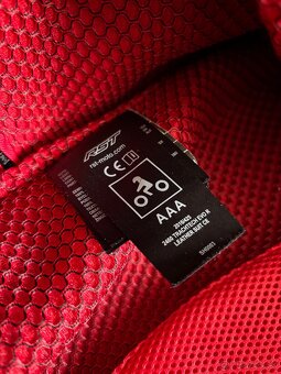 Predám koženú kombinézu RST TracTech Evo-R, veľkosť 52 - 4
