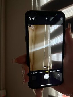 iPhone 11 - 4