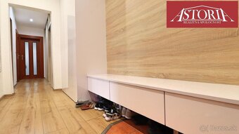 PRENÁJOM Krásny priestranný 3 izbový byt v CENTRE mesta Mart - 4