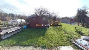 Záhrada so základovou platňou pre chatku v Bojniciach - 4