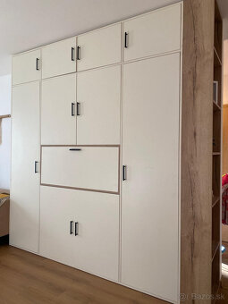 KUCHYNE A NÁBYTOK NA MIERU - 4