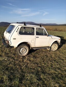 Lada Niva 4x4 1.6 - 4