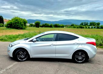 Hyunday elantra 2013 1.6 97kw benzín - 4