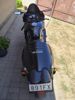 Aprilia - 4
