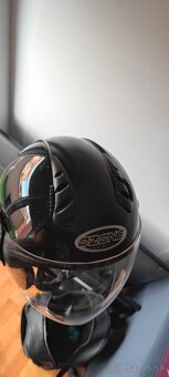 Prilba na motorku veľkosť L - 4