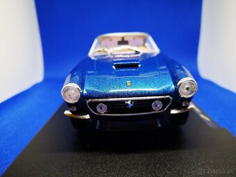 Predám zberateľský model Ferrari 250 GT Berlinetta 1:24 - 4