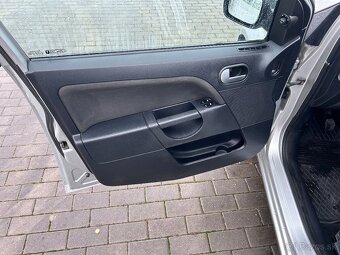 Ford Fiesta 1.4TDCi 50kw - ŤAŽNÉ ZARIADENIE - KLIMATIZÁCIA - 4