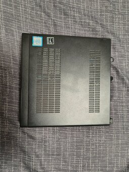 HP EliteDesk 800 G2 DM 65W + Monitor Dell - 4