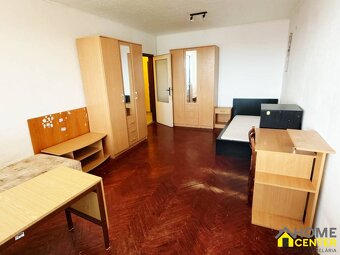 Na predaj : 3 izbový byt , centrum , Levice - 4