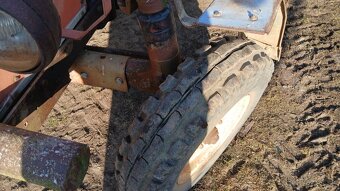 Predam traktor zetor 6911 - 4