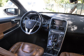 Volvo XC60 D4 INSCRIPTION AWD - 4