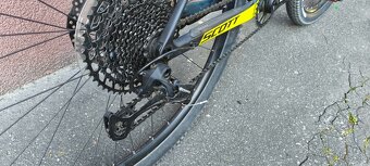 Predám horský bicykel SCOTT Scale 940,kolesá 29" - 4