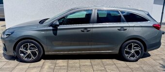 Hyundai i30 CW 1.5T- GDi Family DCT - 4
