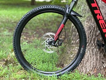 TREK Powerfly 5 – Bosch CX, RockShox, TOP stav – len 1998 km - 4