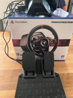 Znizena cena - TRUSTMASTER T 128 s pedálmi pre PS4 - 4