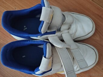 Predám Adidas botasky veľkosť 38 a halovky veľkosť 38 - 4