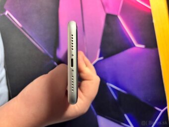 iPhone XR 128GB Biely 85% batéria. - 4