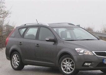 Kia Ceed SW prave zadne dvere kompletne - 4