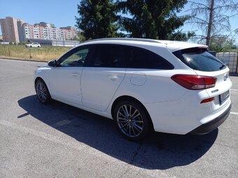 Hyundai i30 CW Kombi 1.4i 73kw - 4