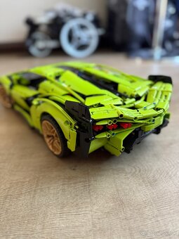 LEGO 42115 Lamborghini Sián FKP 37 - 4