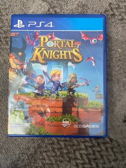 Playstation 4 Slim - 4