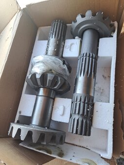 Claas vnutro prevodovky - 4