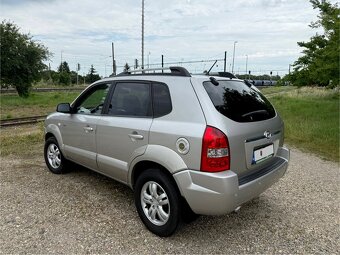 Hyundai Tucson 2.0 CRDI 4x4 - 4