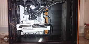 RX 9070 Asrock Steel Legend - 4