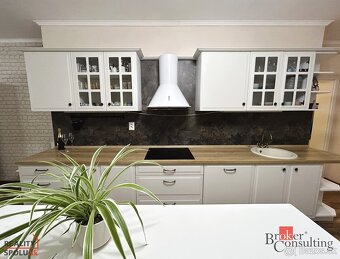 NA PREDAJ / 3 - izb. byt s vlastnou predzáhradkou / Košice - - 4