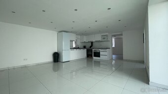 Zrekonštruovaný 2-izbový rodinný dom v obci T. Kľačany - 4